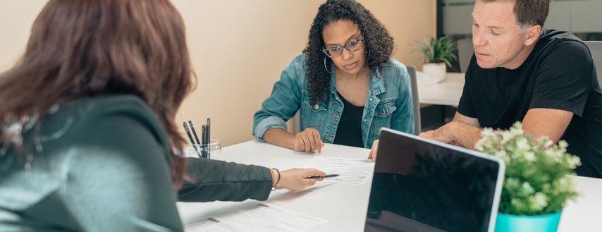 Pozew o alimenty – sprawdź, jak napisać pozew o alimenty i gdzie go złożyć