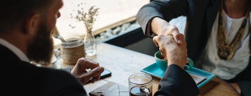 Pożyczki online, a pożyczki u pośredników – jakie są różnice?