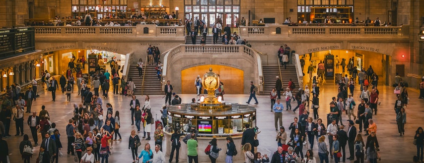 Pożyczki dla osób pracujących za granicą 2025 - gdzie szukać ofert?