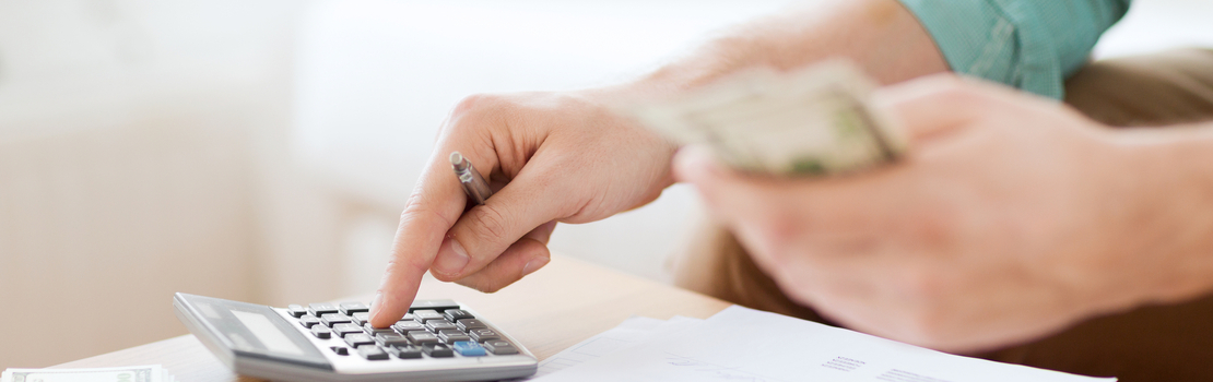 Kredyt 100 tys. na 10 lat. Jaka rata i ile wyniesie całkowity koszt kredytu?